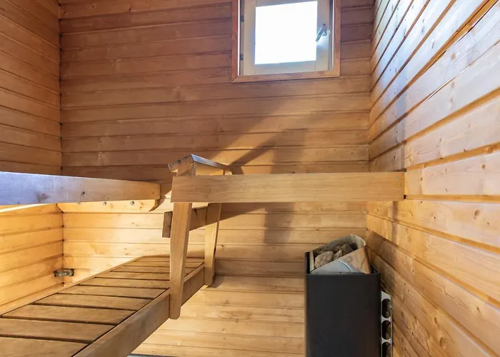 Отель Andropoff Валгеранна